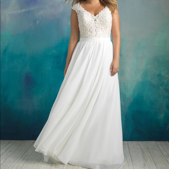 NWT Allure Wedding gown off white with blush tones - Picture 1 of 7